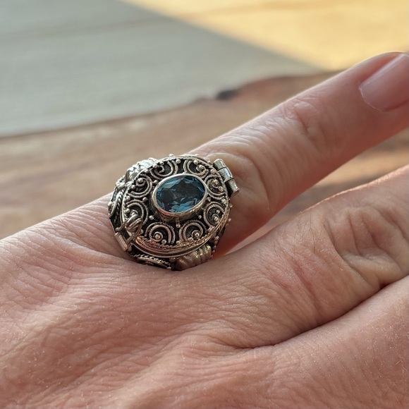 Sterling Silver Poison Locket Ring with Blue Topaz size 7 - Picture 8 of 8